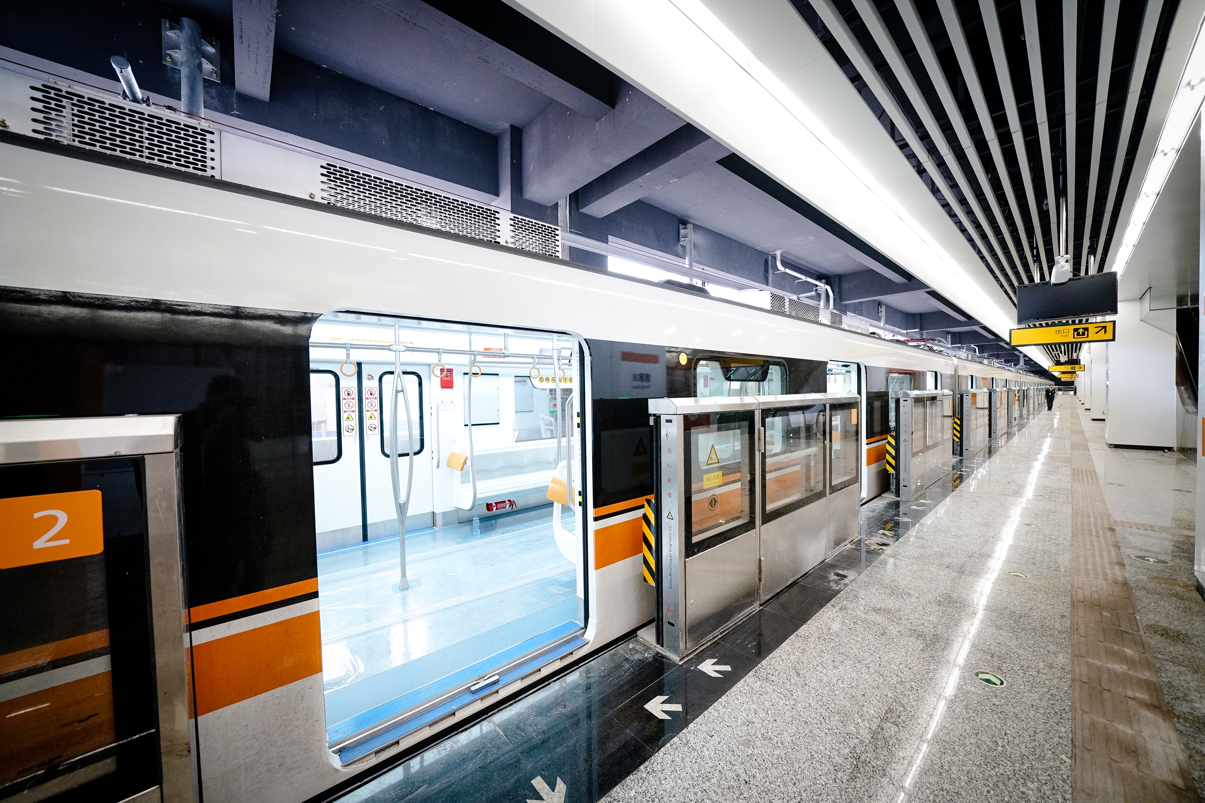 轨道交通四号线站内实景1