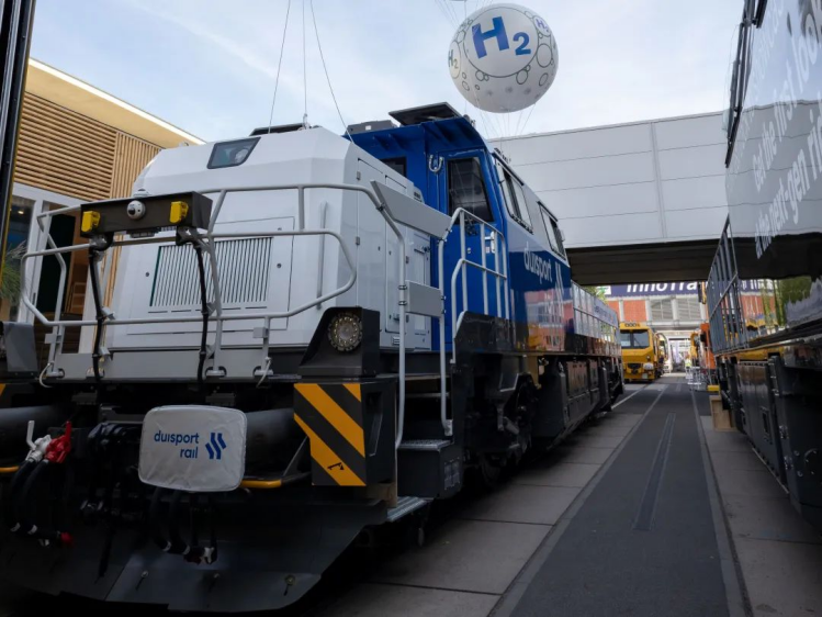 氢龙三号调车机车氢燃料电池系统