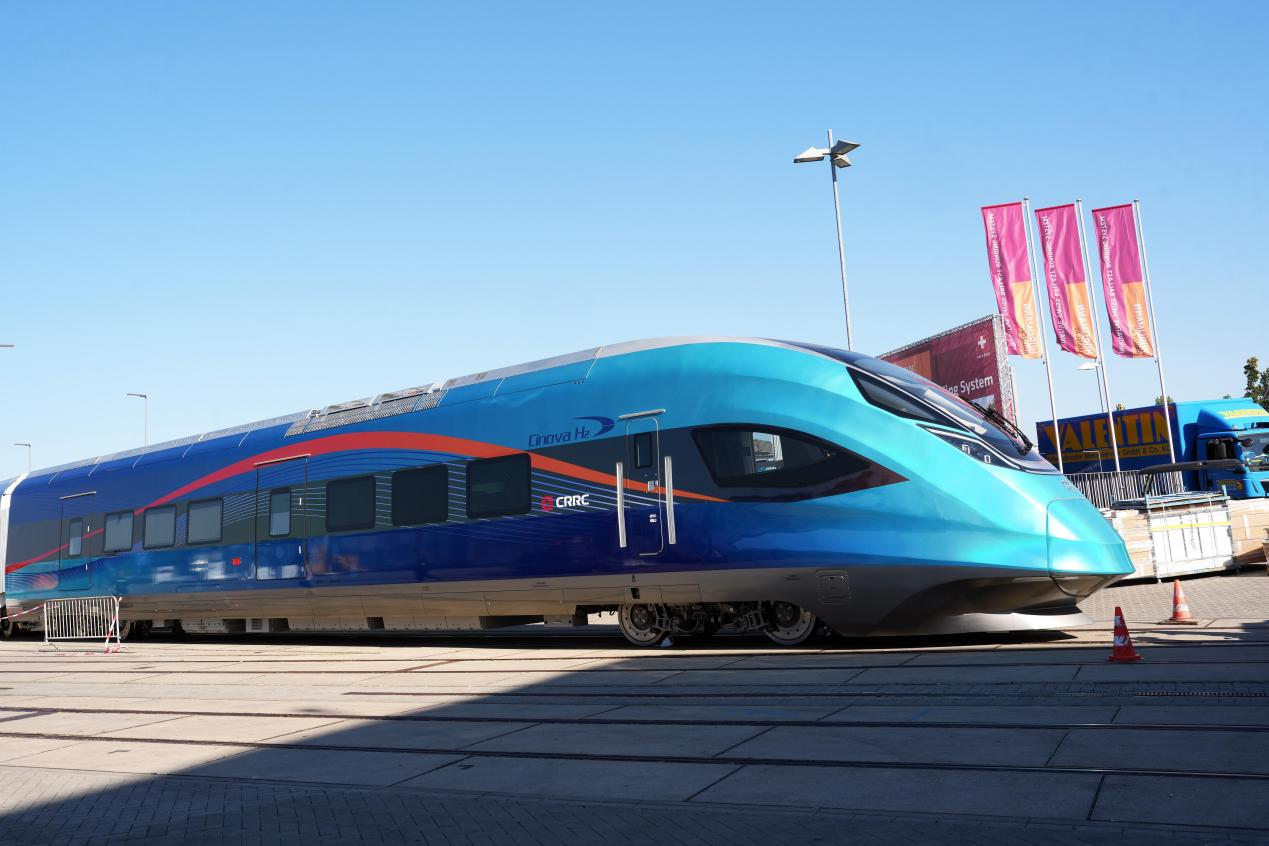 CINOVA H₂新能源智能城际市域动车组