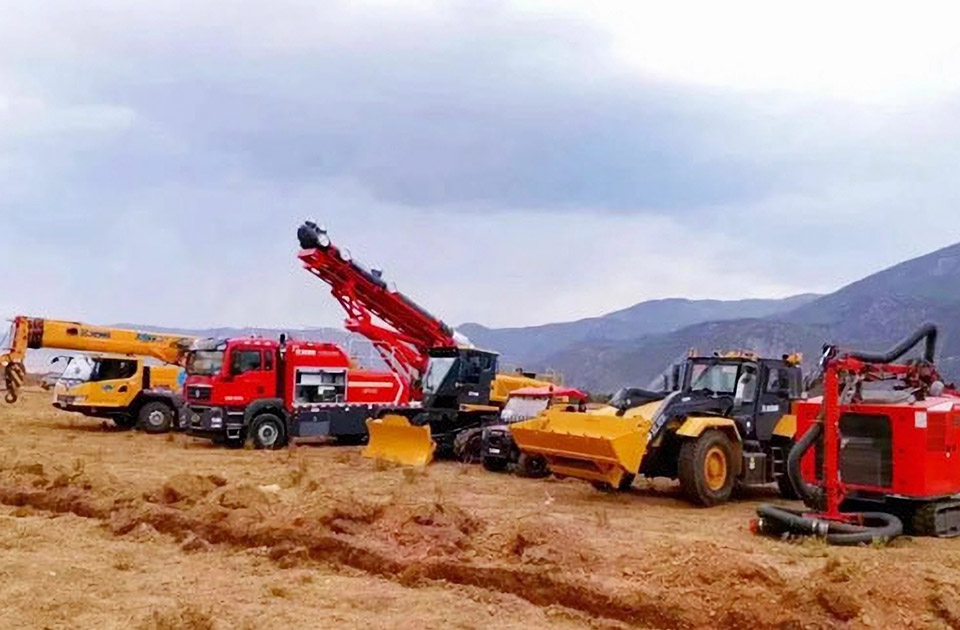 开云网页版登录入口参与空地联合营救灭火、“孤岛”救援、堰塞湖险情处置等实战演练。