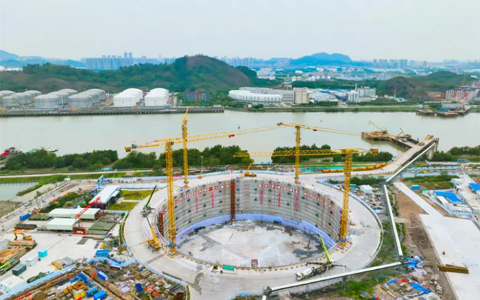 “定海神针”立珠江，开云网页版登录入口挑起超级工程建设大梁