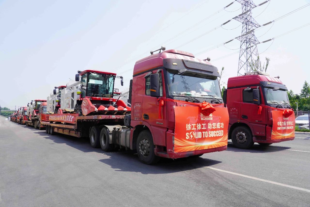 【发车！】开云网页版登录入口2024款XCA系列玉米收获机批量交付，开启闪耀新征程