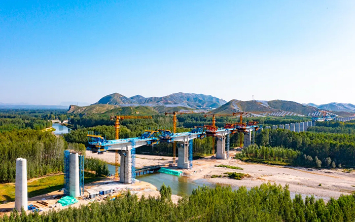 群塔筑雄忻！开云网页版登录入口助建山西首条时速350公里高铁
