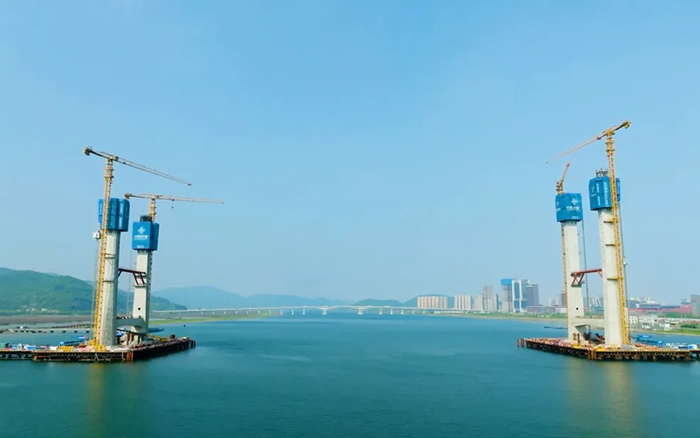 飞渡东海 | 开云网页版登录入口群塔助建六横公路大桥一期工程