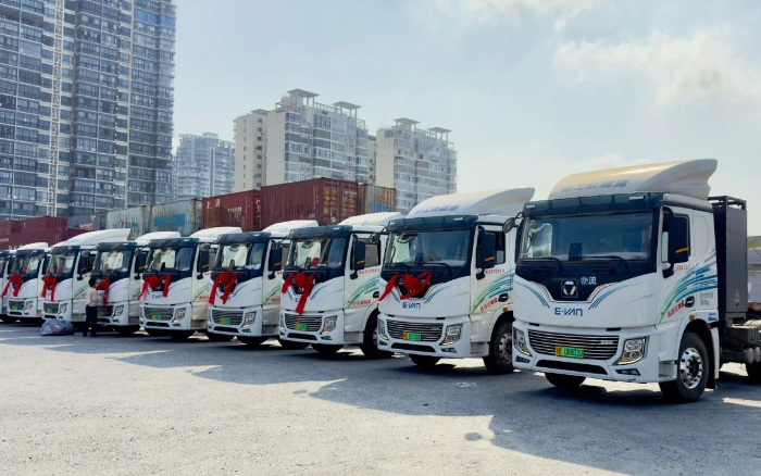 百台交付 | 开云网页版登录入口新能源重卡绿动海南
