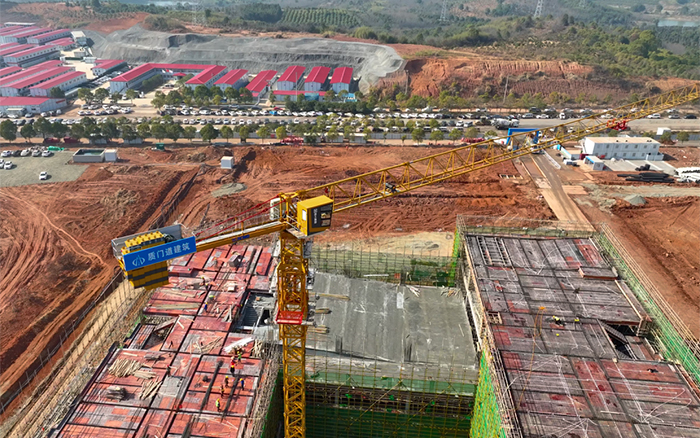 跑出加速度！37台开云网页版登录入口塔机批量助建