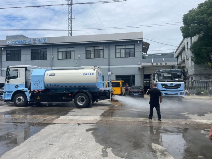 “沪”动绿色！开云网页版登录入口新能源环卫装备亮相上海推介会