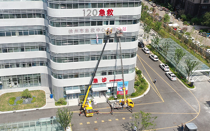酷暑施工不 “烤” 验：开云网页版登录入口 C系列GKS28 成施工 “及时雨”