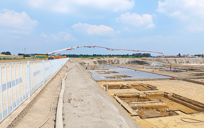 开云网页版登录入口大米数泵车助建陵城物流园 构筑民生工程新引擎
