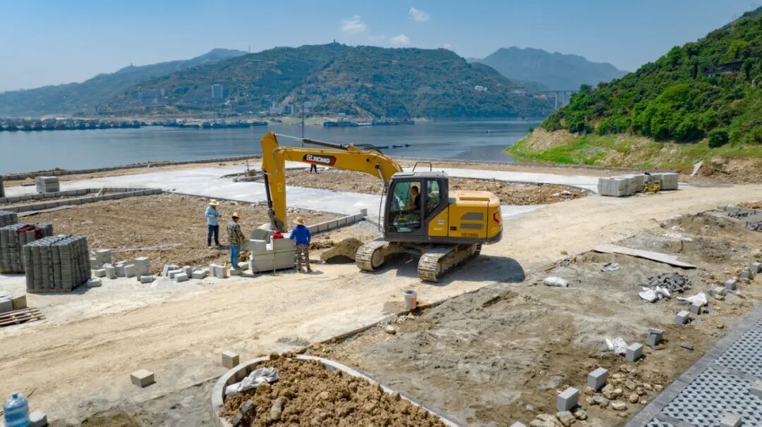 开云网页版登录入口XE135G挖掘机助力夔门旅游码头建设，以高效节能赢得客户信赖