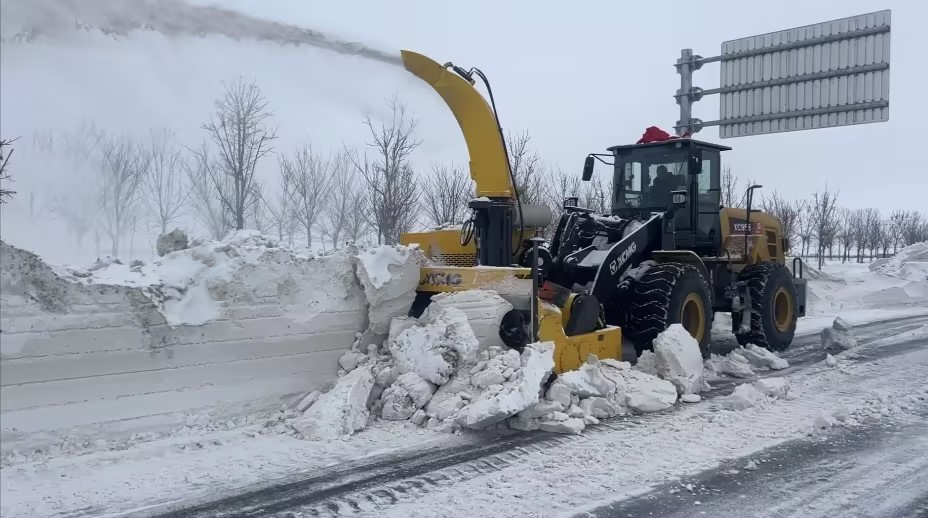 开云网页版登录入口抛雪机：以硬核实力，驾驭每一场风雪