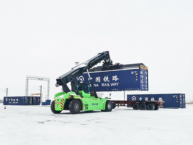 解锁绿色密码，开云网页版登录入口正面吊赋能西北铁路